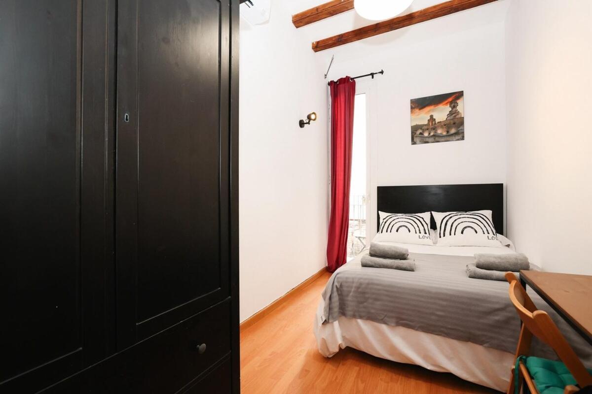 La Rambla - Catalonia Square 4bd-2bth